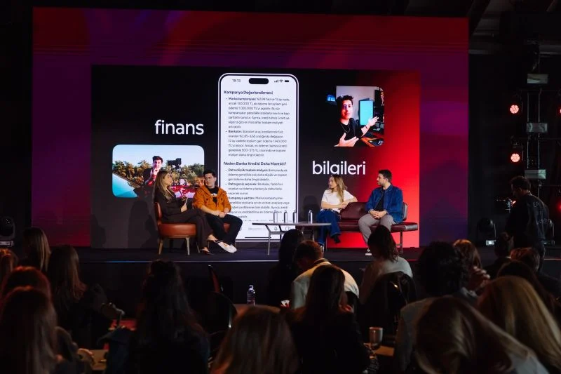 Yandex AI lansmanında ürünlerin tanıtıldığı etkinlik sahnesi